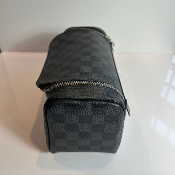 Louis Vuitton Damier Graphite Toiletry Pouch N47625 - Picture 6 of 7